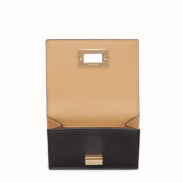 FENDI コピーピーカブー 三つ折り財布 8M0415A5DY